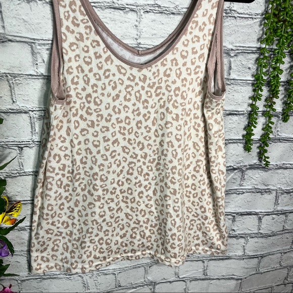 ]🌼3/$30🌼Nicole Miller New York Leopard Printed Super Soft Swing Tank Size Med. - Picture 3 of 15